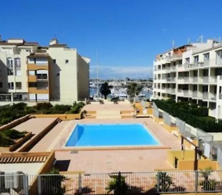 Appartement Superbe Avec Piscine, Ascenseur Et Accès Direct Sur Le Port *