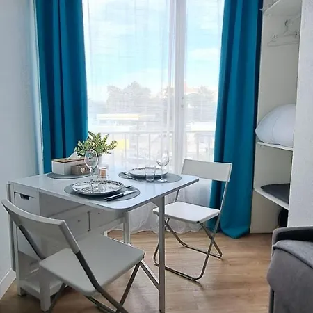 Superbe Avec Piscine, Ascenseur Et Accès Direct Sur Le Port *