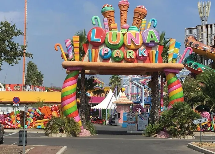 Apartment Superbe Avec Piscine, Ascenseur Et Acces Direct Sur Le Port Agde